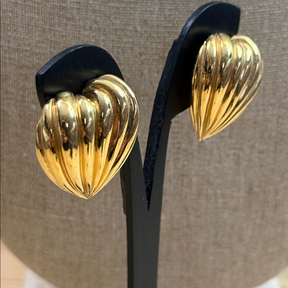 Avon Gold Textured Heart Earrings - Picture 3 of 6